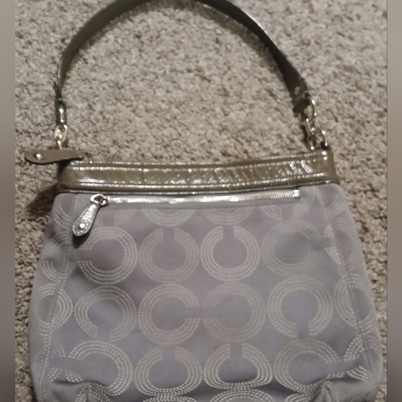 Coach Ashley Signature Hobo Bag Gray Satin Jacquard Patent Leather Trim - Picture 7 of 13
